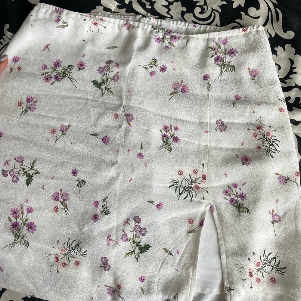 Aritzia White Floral Mini Skirt